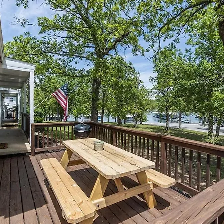 Wake Zone Lighthouse Lodge - Lake Views